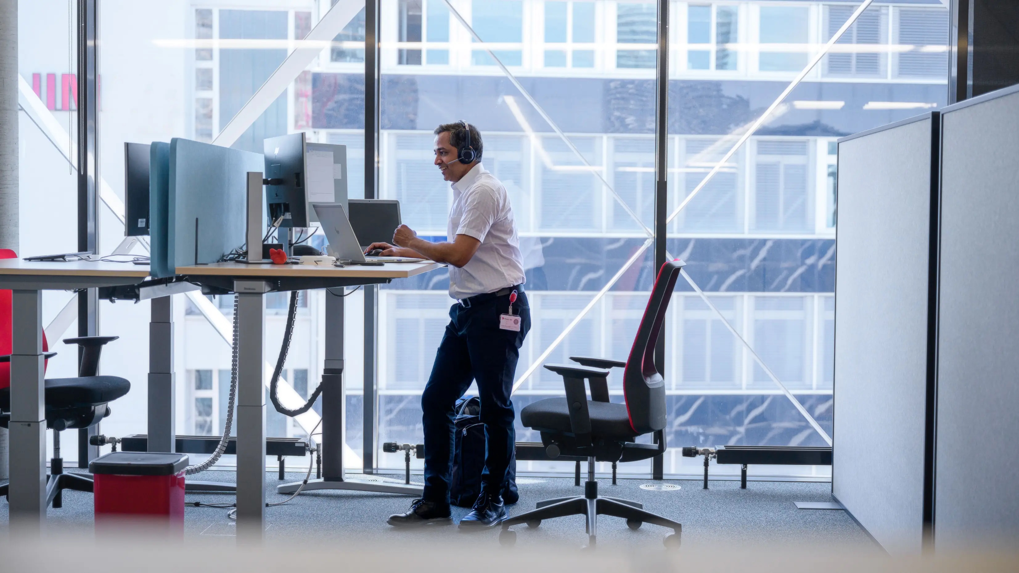 crafft-aveniq-mitarbeiter-office