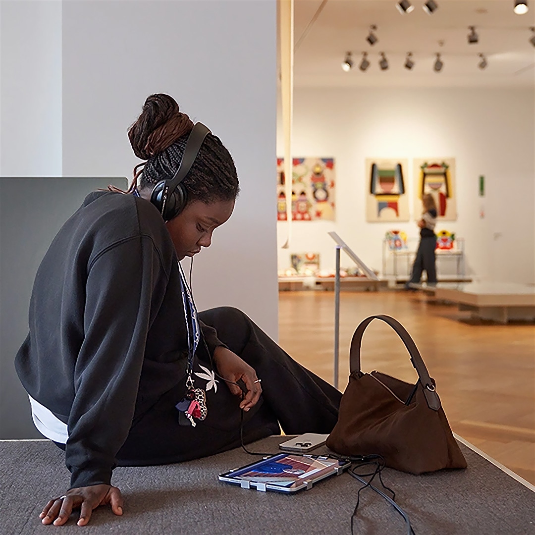 BE_gewerbemuseum-winterthur-gib-stoff-vernissage5-foto-hans-schuermann-300dpi